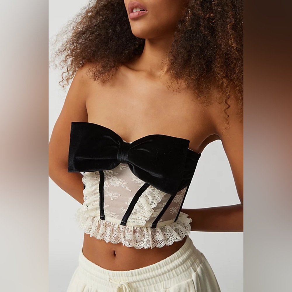 SOLD NWT Out From Under Bow Down To Me Velvet & Lace Corset